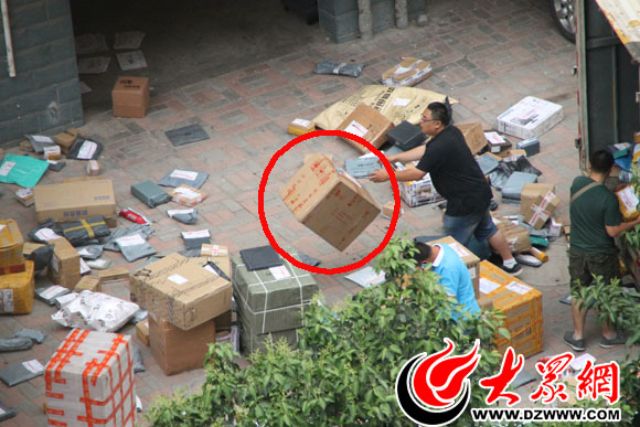 广东深圳打福建宁德霞浦,申通快递遇到下雨天