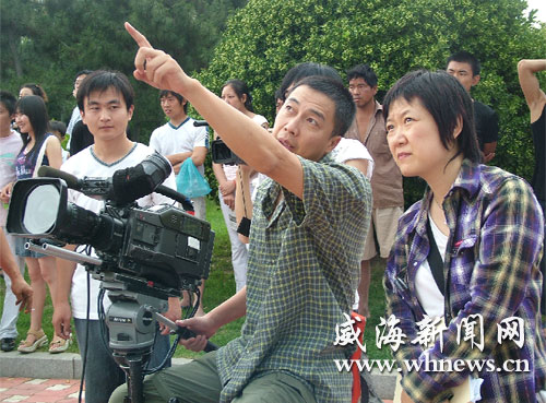 央视大戏《回家》在威开机 闫妮周小斌演苦情