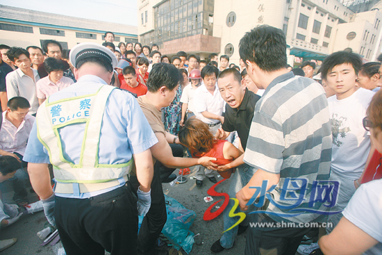 7.12惨案 第一现场图片报道 - 『烟台山下』