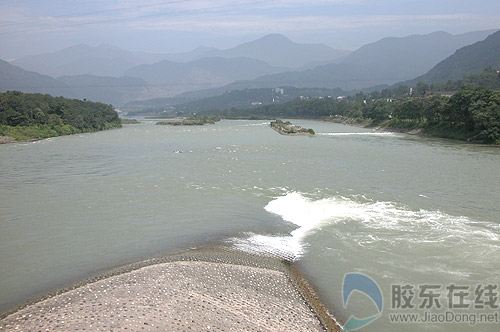 新景程车队四川亲近千年水利工程都江堰
