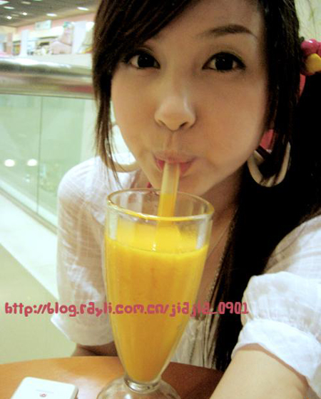 上海时尚美女自拍生活照--校园