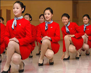 奥运颁奖礼仪小姐选拔 身高<em>体态要求</em>严 图--文