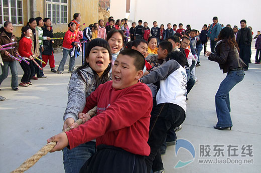 让运动成习惯 莱山区实验小学开展跳绳拔河比