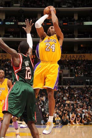 科比后仰跳投