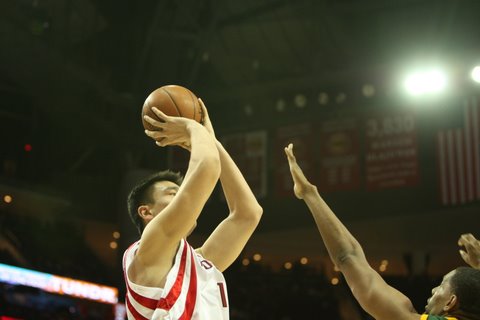 火箭96-89超音速 姚明30分17篮板麦蒂强势复