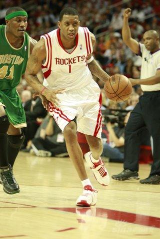 巅峰战火箭22连胜被终结 麦蒂8分全队哑火