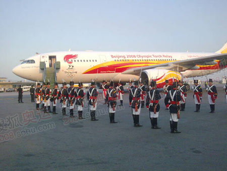 北京奥运会圣火抵达阿根廷首都布宜诺斯艾利斯