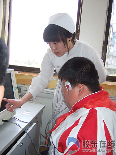 爱心送给智障儿童 新安向辅读学校捐款2万元-