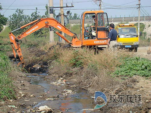 汛期来临 幸福<em>河道清淤</em>保畅通-汛期,防汛,幸福