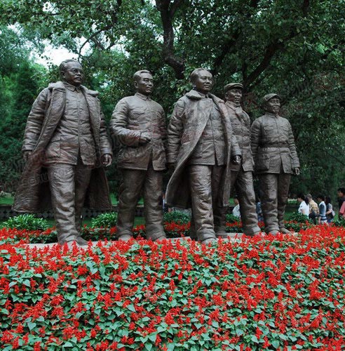 圣火传递延安站 五位伟人的雕塑