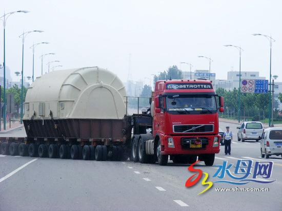 98个轮子!180吨货!壮观