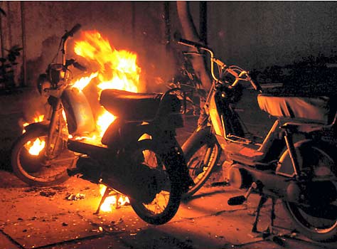 印度西部城市连发16起爆炸致29死88伤-印度,爆