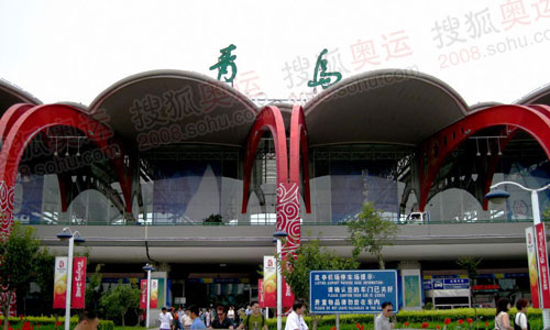 祥云飘落青岛机场+奥运元素各处体现(组图)