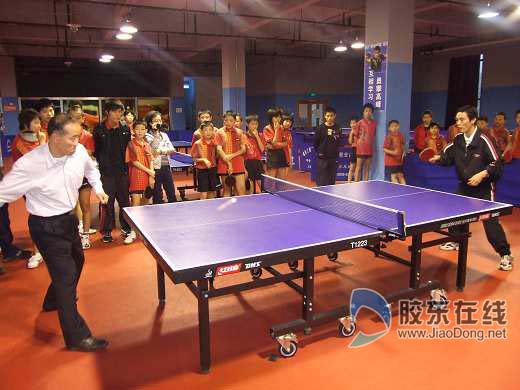 张燮林、陆元盛来省乒校解味乒乓艺术(组图)