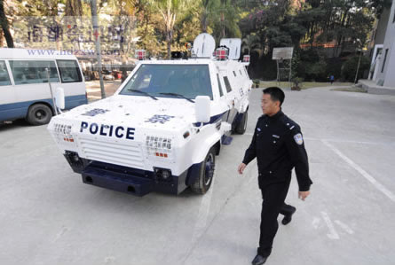 厦门特警配备防弹装甲车 造价121万元(组图)-特警,防弹,装甲车-新闻中心