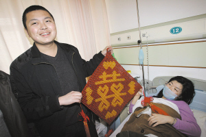 绝症女孩梦见自己披嫁衣 热心市民愿让出婚房