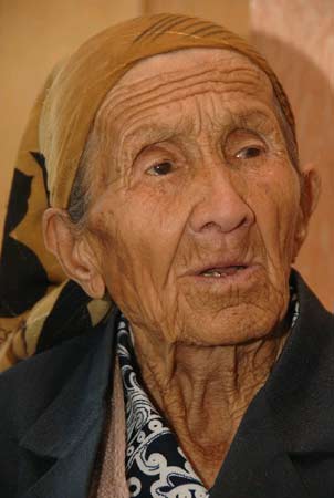 119岁年龄最大女寿星去世 子孙88人(图)
