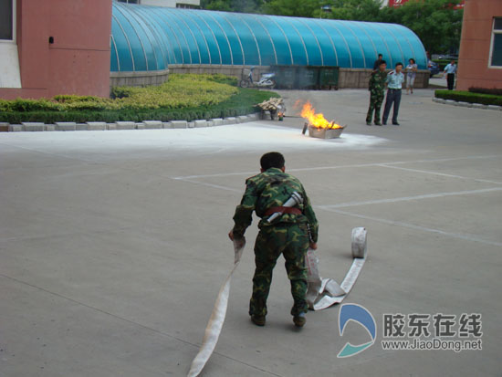 烟台留学人员创业园举行火灾应急疏散消防演练