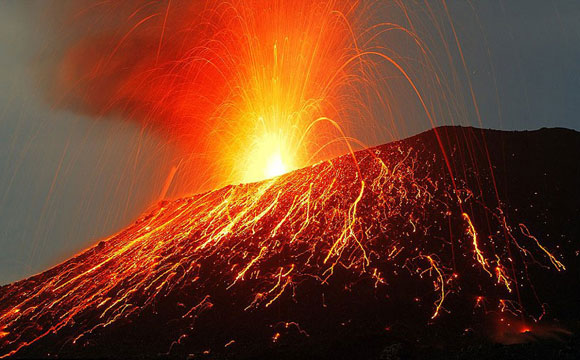 火山喷发的震撼照片