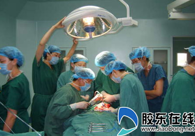 专家确诊为扁桃体,舌根鳞状上皮癌