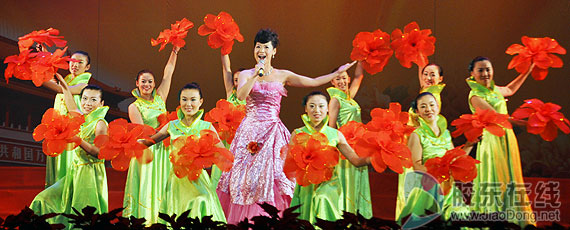 烟台交运集团举办庆祝建国60周年文艺汇演(图