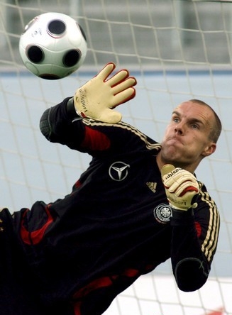 德国队一号门将卧轨身亡 警方确认属于自杀行