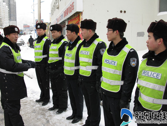 过把交警瘾 我市首批交通管理志愿者上岗-志