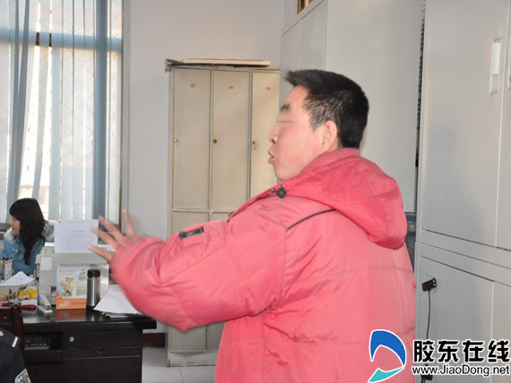 醉驾被拘大摆pose 雷司机 交警队里太 疯狂