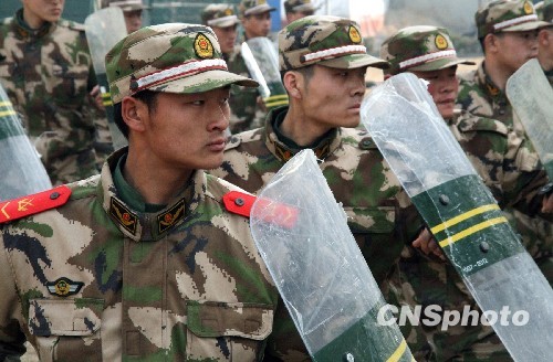 1月28日,河南省漯河市武警支队新兵训练营热火朝天.