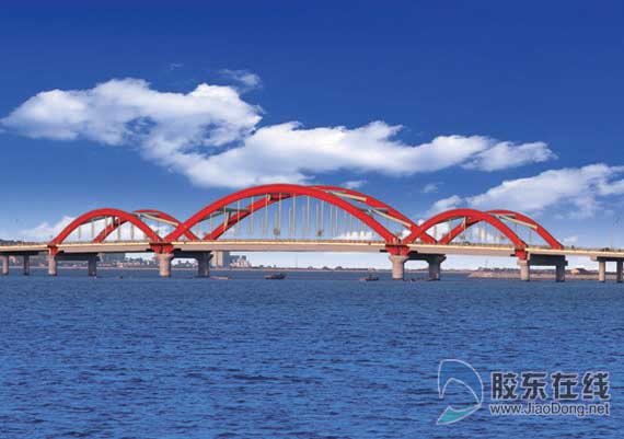 超越自我攀高峰 奋勇争先创佳绩 市公路局荣获全省行评六连冠纪实 胶东在线网2月10日讯(通讯员 黄驰) 继2009年再次荣获全国文明单位荣誉称号后,我市公路战线再传捷报:烟台公路工作在全省公路工作综合评比中再次名列第一,荣获金杯。这是烟台公路继2003年以来连续第六次夺金,从而实现了全省六连冠,并且在山东公路发展史上创造了新的历史,树立了一座史无前例的里程碑。 今天的烟台,路网阡陌,河海飞虹,车流如潮,一条条公路宛如一条条彩练,为烟台增添了迷人的风采。烟台公路在超越自我中攀上