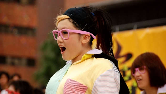 香港90后男生女生的多彩校园生活(组图) 烟台教