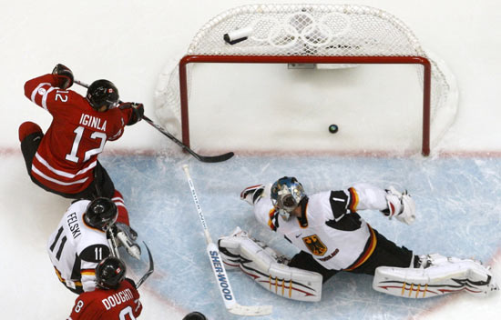 冬奥冰球加拿大大胜德国挺进八强 瑞士点杀俄