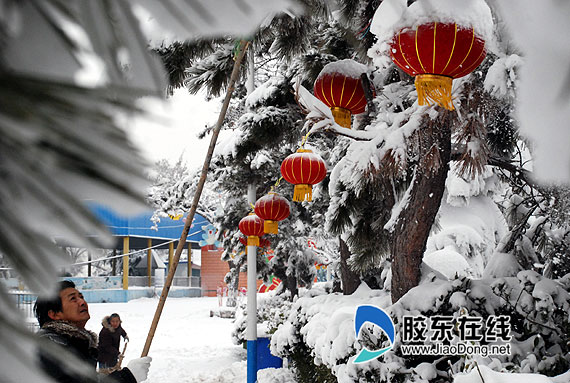 正月十五大雪围城 虎年一场雪搅了烟台两灯会