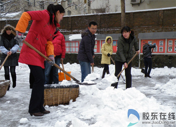 探访开学第一天:新学期师生可在网上互动(图) 