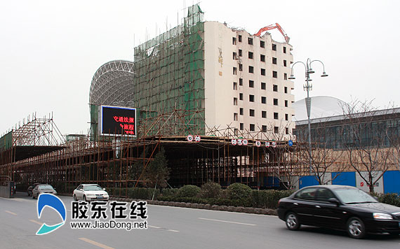 铁道大厦拆除过半 城市之门不日将现全貌(图