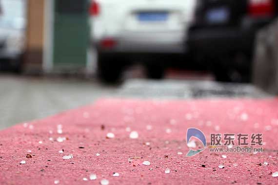 港城四月下 冰雹 气象专家:这是叫 霰 的冰粒 日