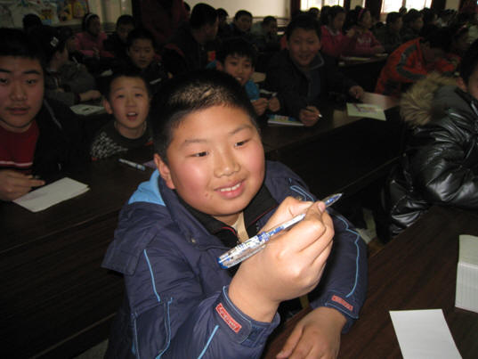 华侨学校开展硬笔书法专题讲座活动(组图) 烟台