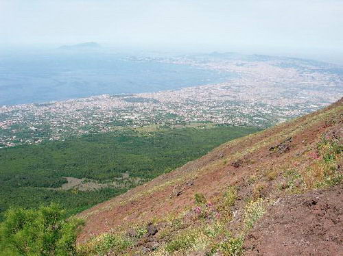 盘点与埃亚菲亚德拉火山强度最相似超级火山