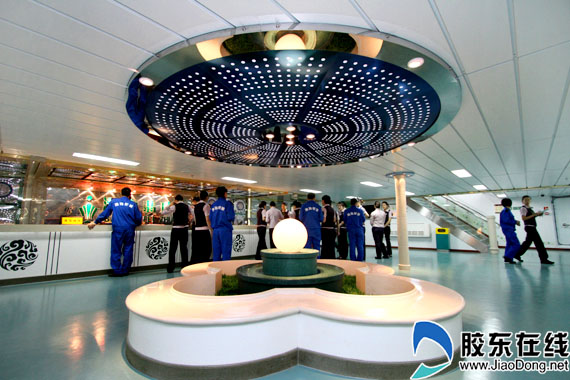 渤海翡珠轮正式投入烟大航线运营(组图) 财经