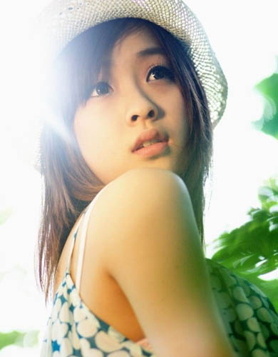 最具萝莉气质女明星何曼婷写真 明星写真 烟台
