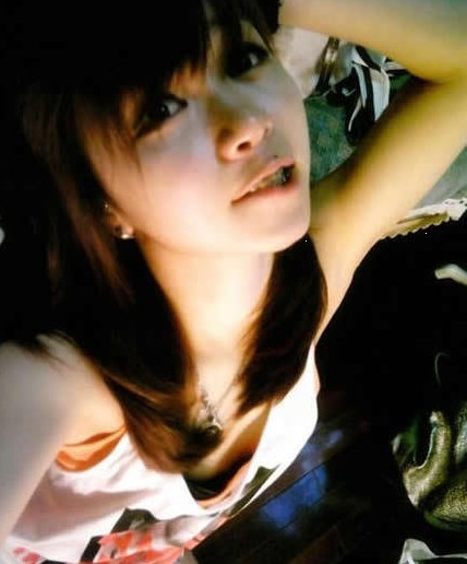 上师钢牙妹高调炫美 称男生都爱她(组图) 烟台