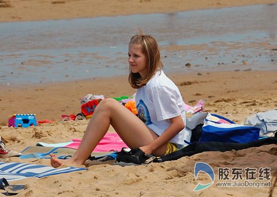 纯美少女惊艳烟台海滩 酷似 <em>哈利波特</em> 性感<em>女友</em>