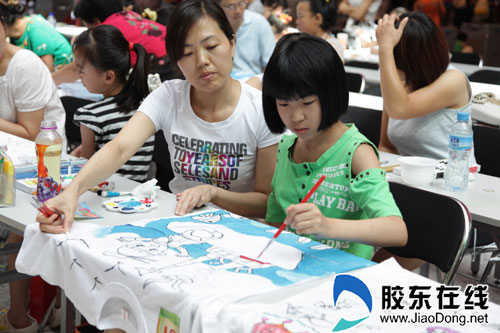 青少年宫举办快乐暑假儿童文化衫绘画大赛 烟