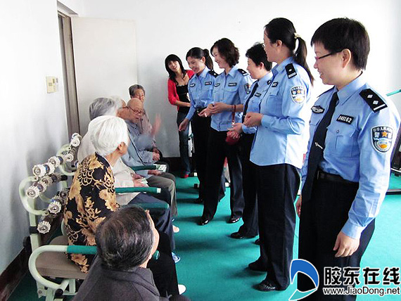 蓬莱市公安局情系百姓走访慰问敬老院(图)-- 烟