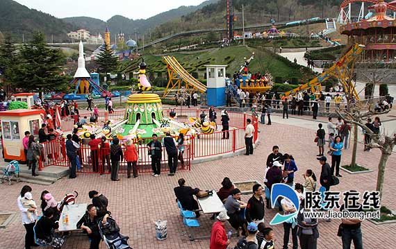 “玩在家门口”受热捧