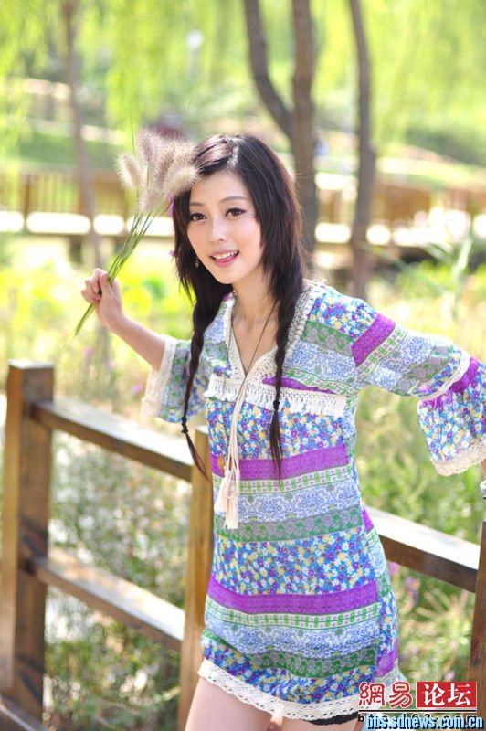 网络现 小范冰冰 第二 网友赞叹很像很养眼(图