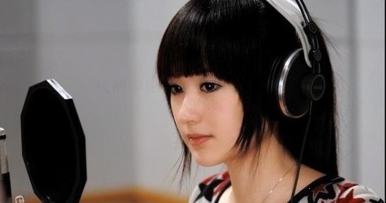 组图:网友再曝网络红人校服妹清纯生活照 烟台