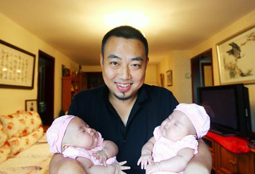 国球冠军的孩子们:王楠被儿子抢镜 国梁双胞胎