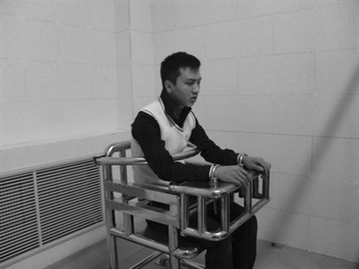 店主因无法按时向老婆上交收入 杀害情侣后抢