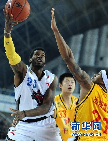 cba：辽宁盼盼胜山西汾酒[组图]